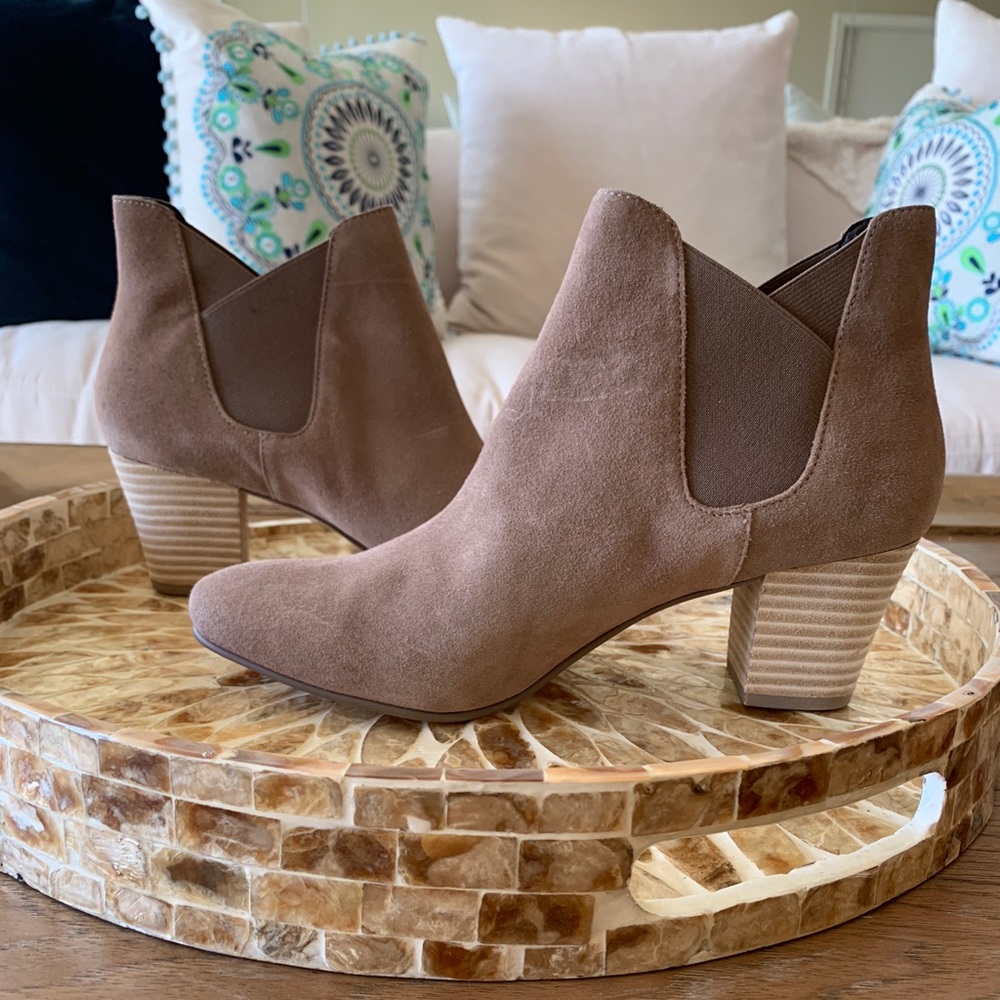 Nude/ suede ankle booties